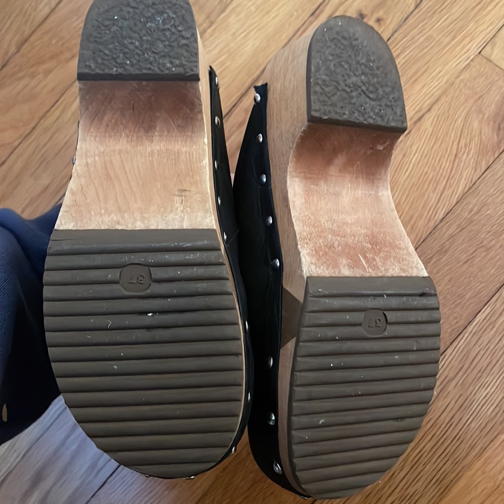 Santia Clog Size 37. Only Worn Once! - image 2